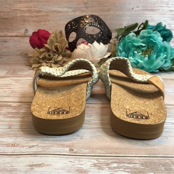 Reef Tan/White Cushion Vista Thread Sandals - Picture 5 of 7